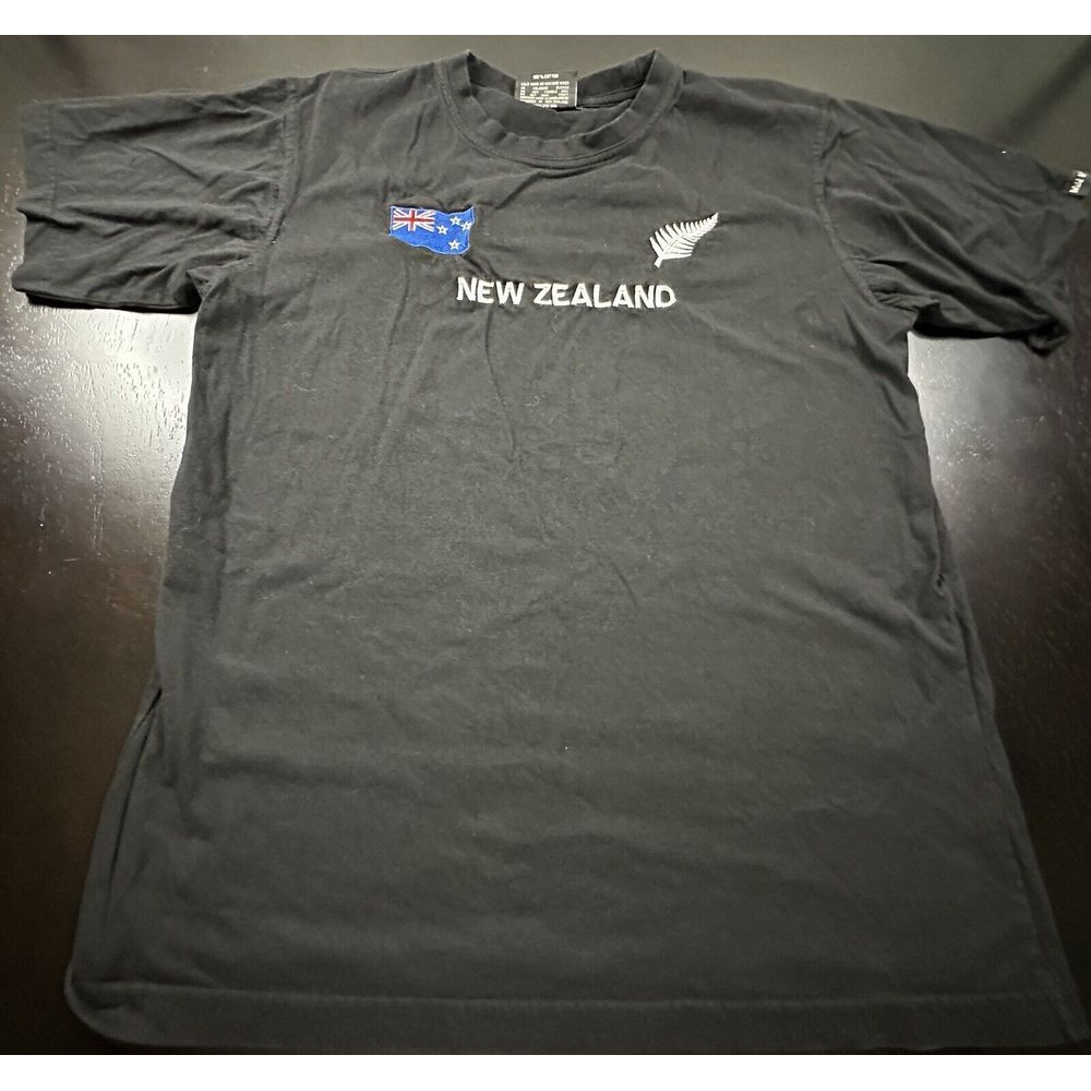 Kiwi Black New Zealand Graphic Short Sleeve Tee